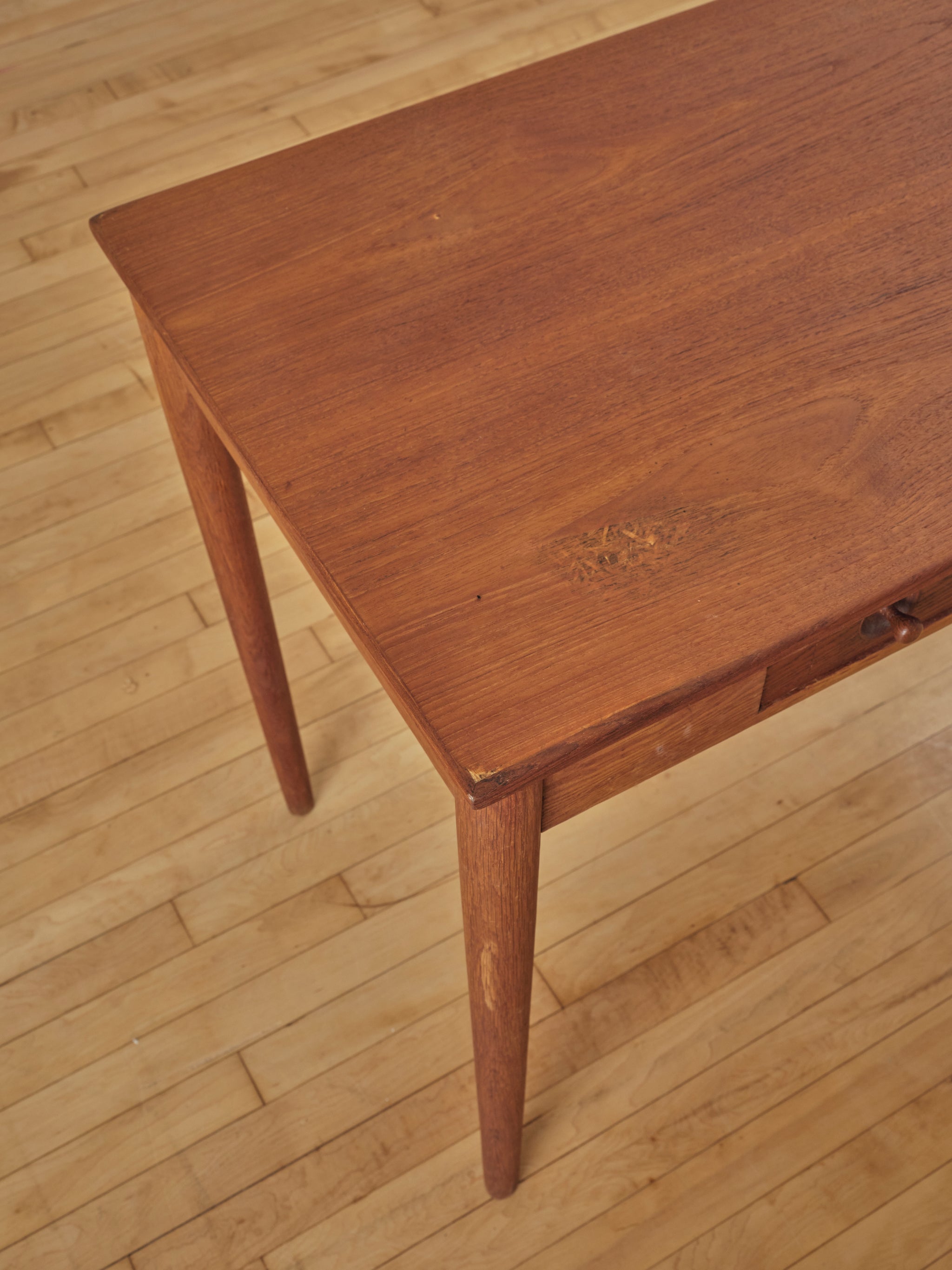 RY-32 DESK BY HANS WEGNER C. 1960 – Somerset House