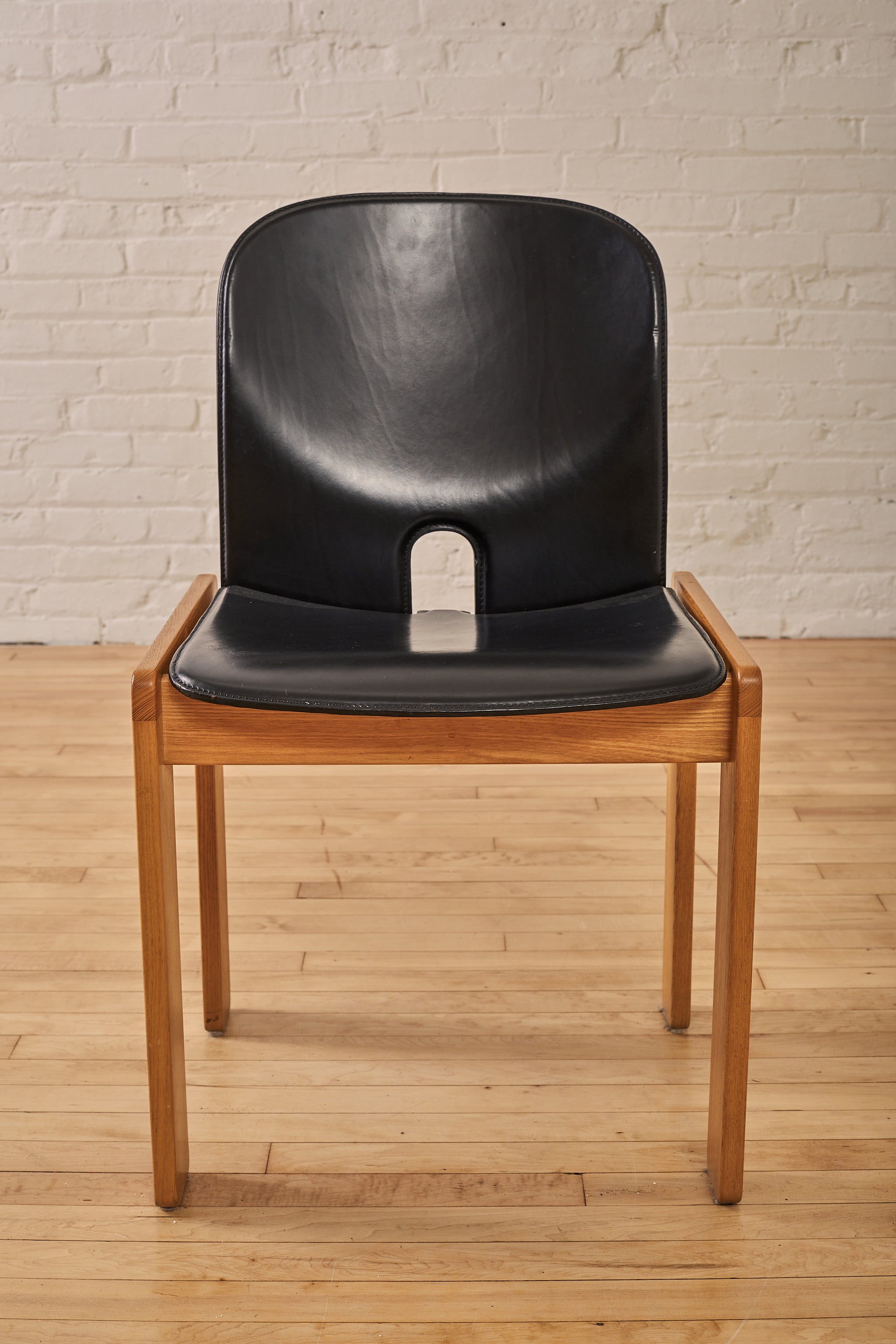 Tobia Scarpa, Italy, knoll チェア 1970s Walnut Bastiano Club Chair by Tobia Scarpa for Knoll