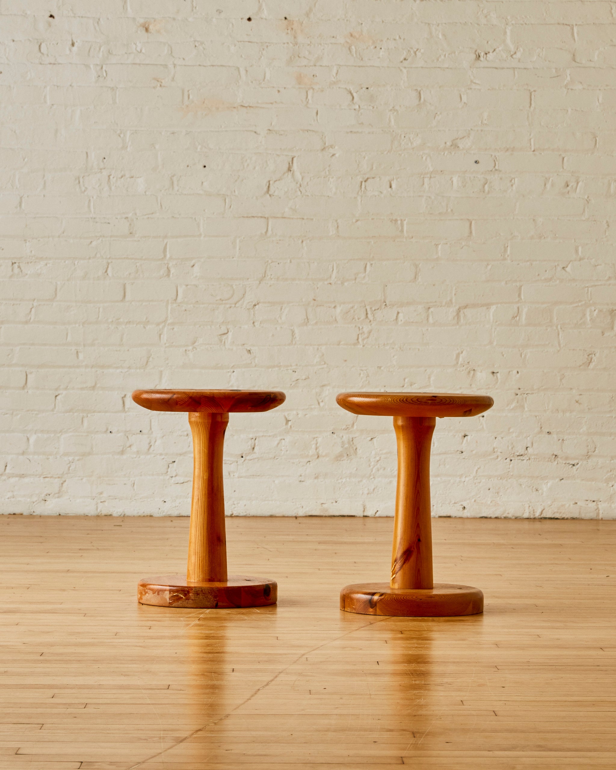 スツール Rainer Daumiller Pine Stool 1970s PAIR OF WOODEN STOOLS BY RAINER DAUMILLER C.1970 – Somerset House