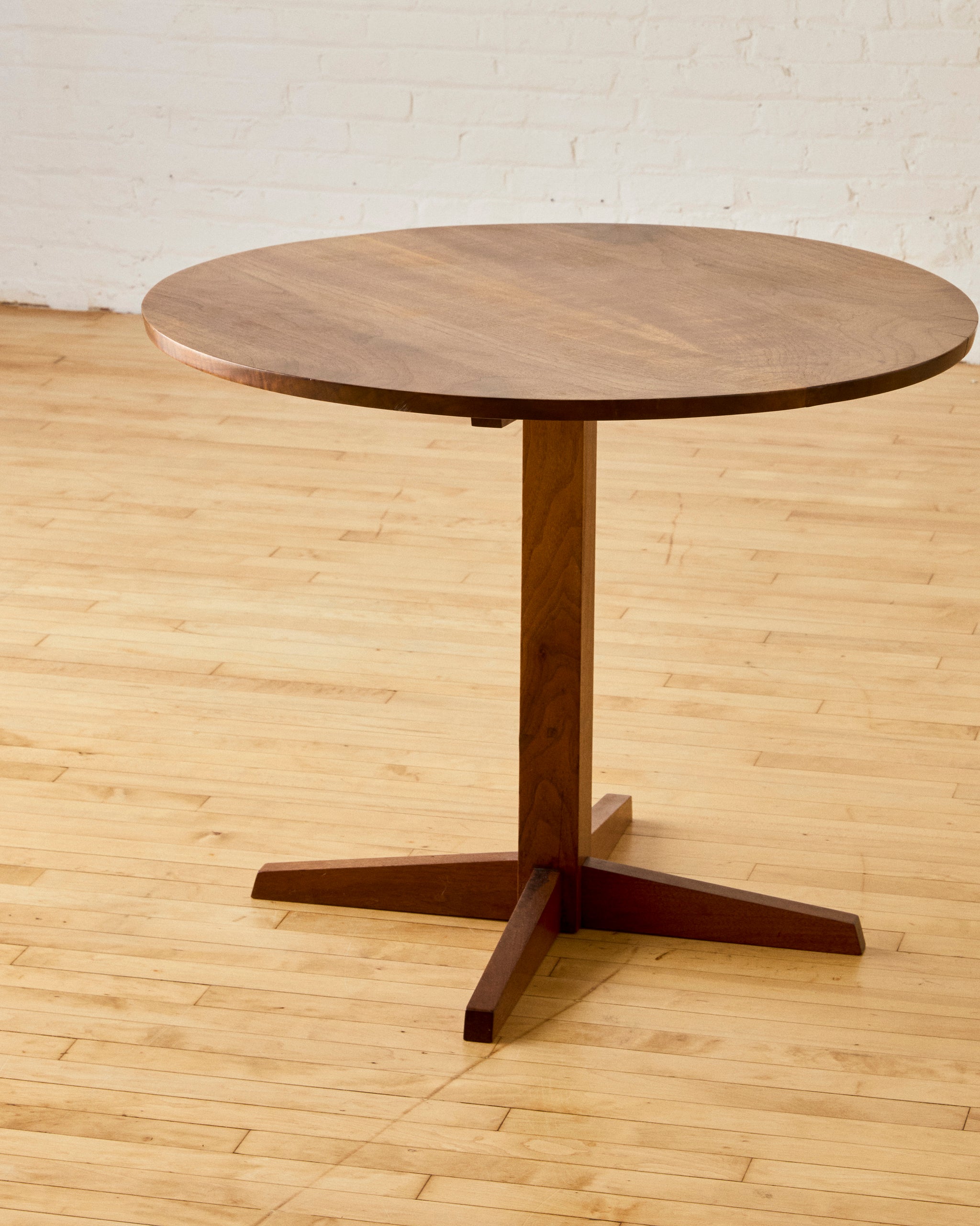 Walnut Object 検)e Nakashima Special Swett Nightstands | Pair