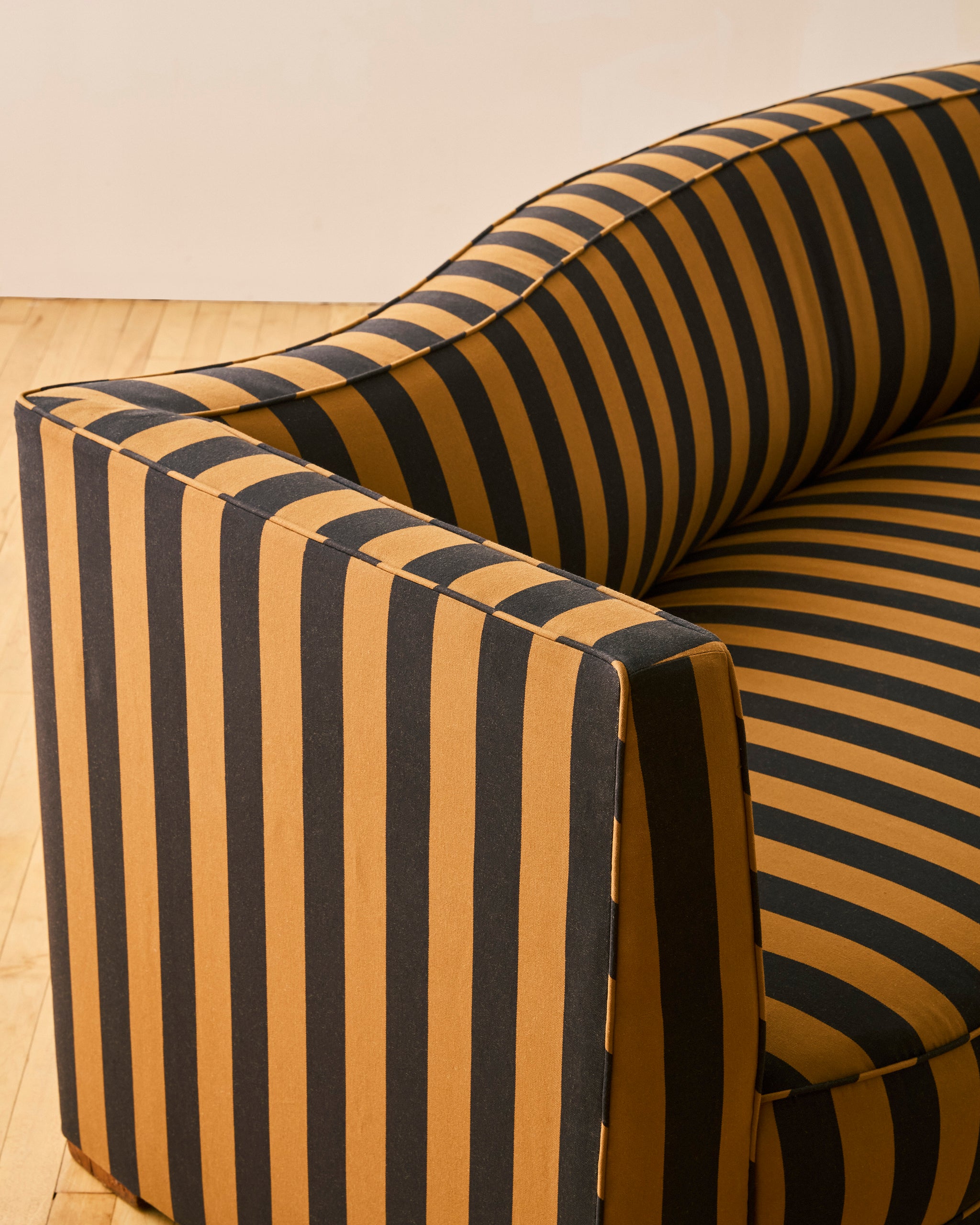 STRIPED WAVE SOFA C. 1960 – Somerset House