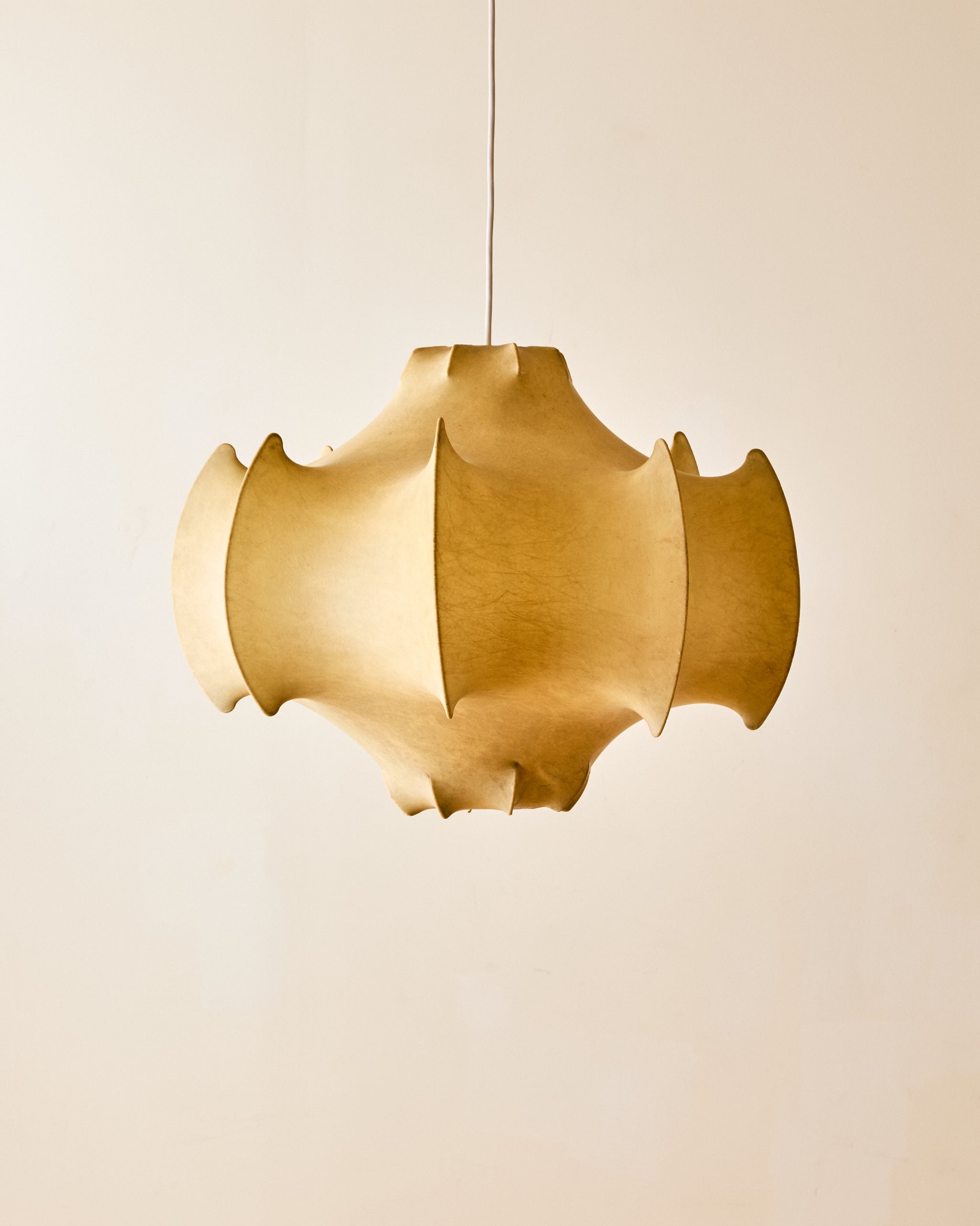 Achille Castiglioni/アキッレ・カスティリオーニ/cocoon ACHILLE CASTIGLIONI COCOON CEILING PENDANT – Somerset House