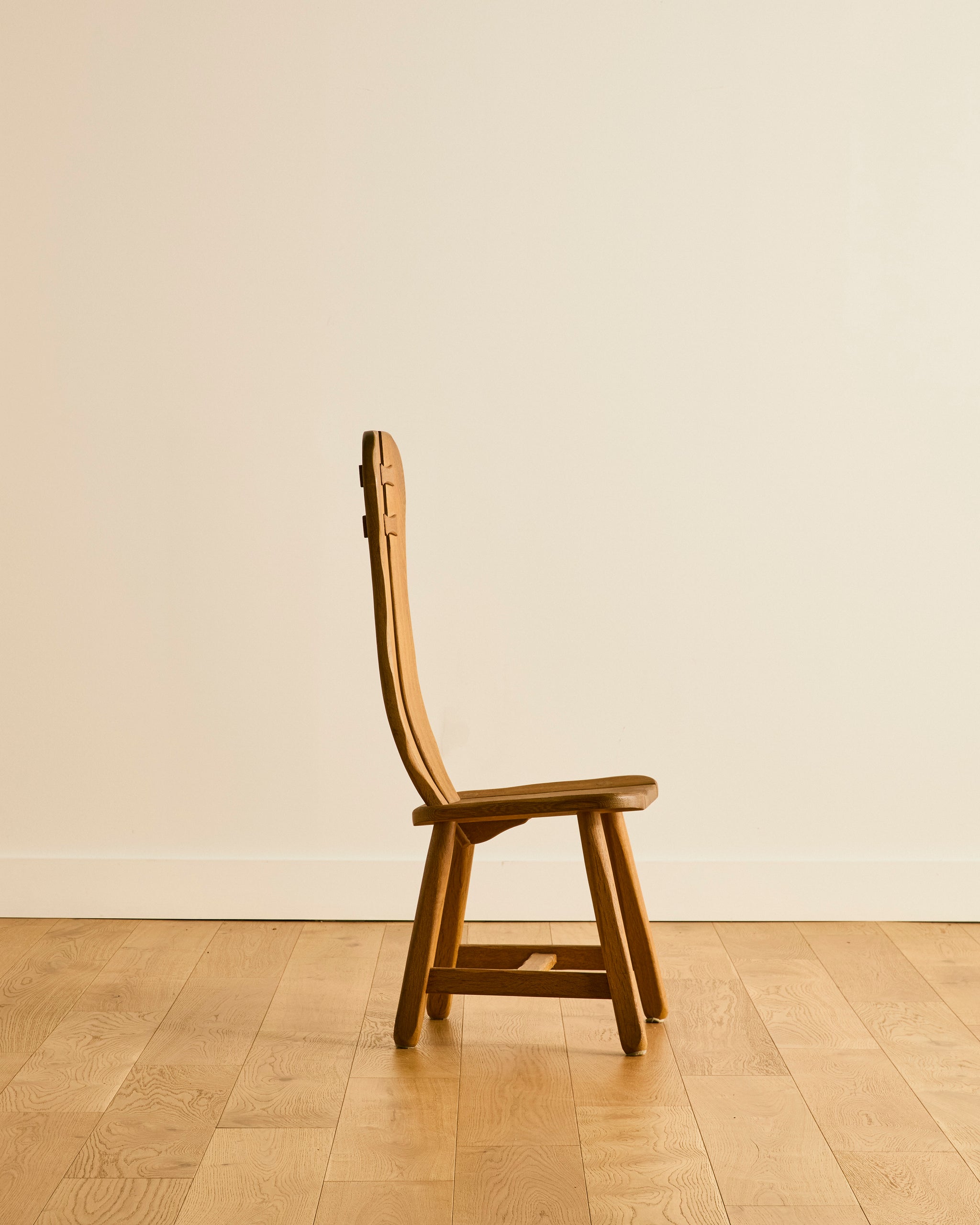 SET OF SIX DE PUYDT BRUTALIST OAK DINING CHAIRS – Somerset House