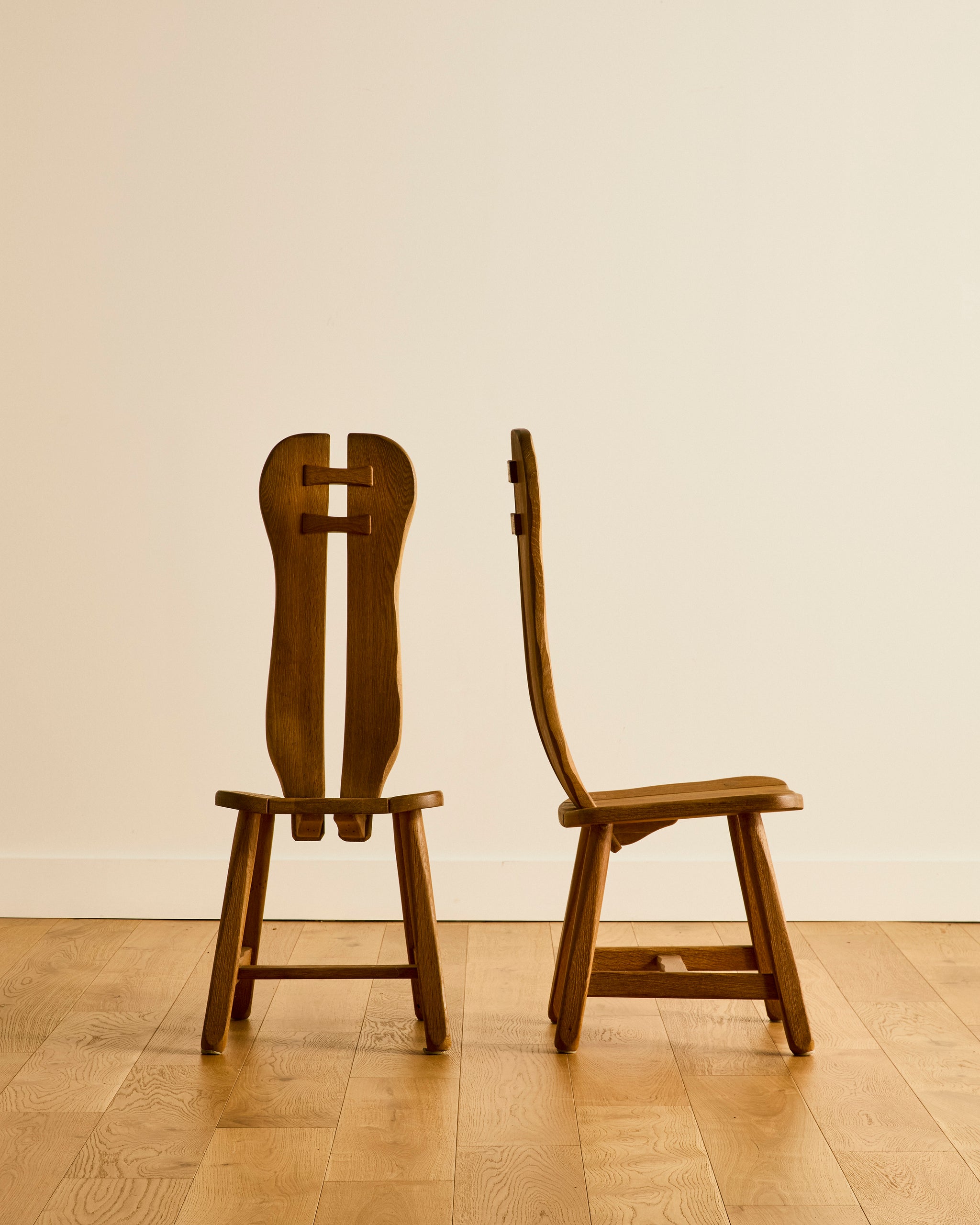SET OF SIX DE PUYDT BRUTALIST OAK DINING CHAIRS – Somerset House