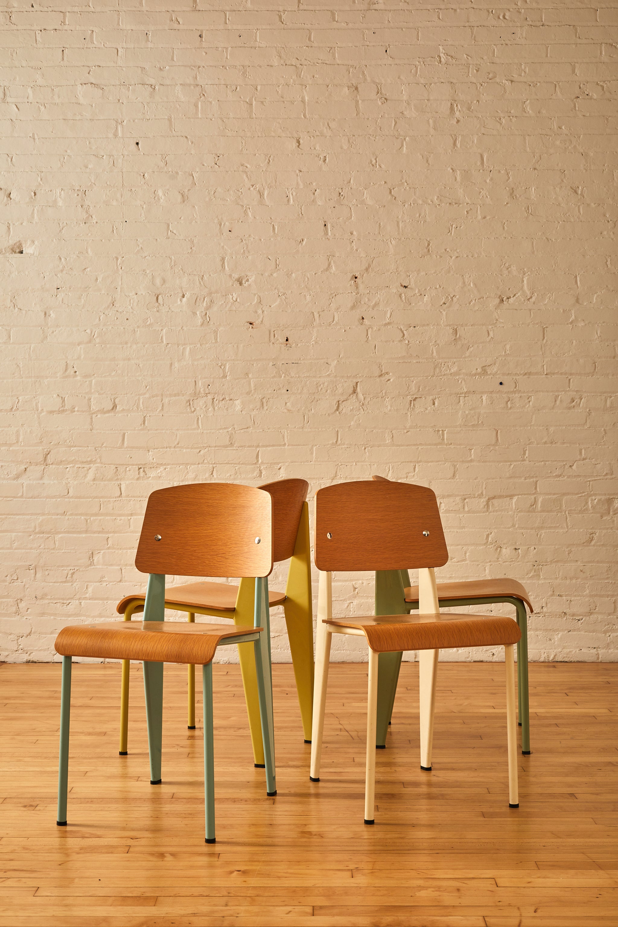 Vitra - Prouvé Standard Chair | Connox