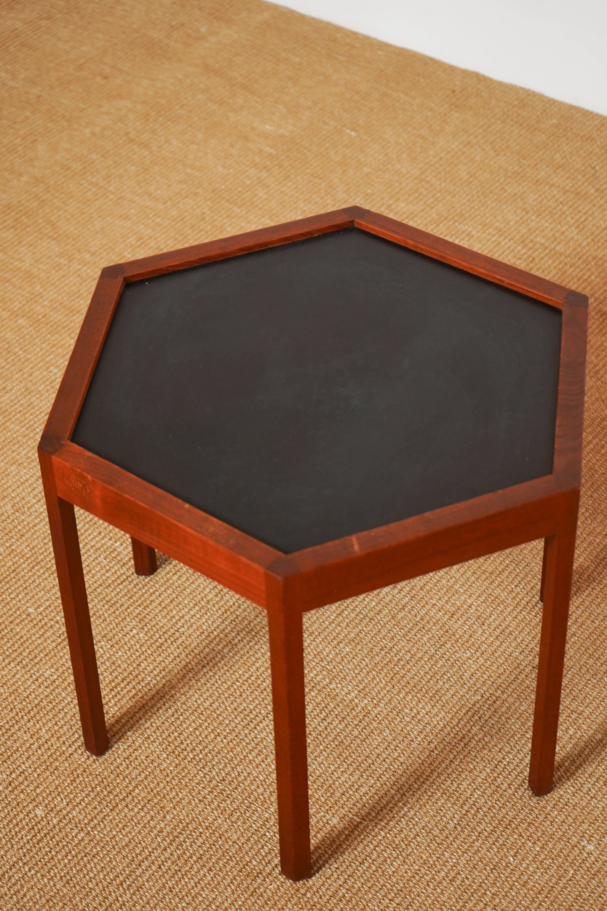 □Hans.Ｃ.Andersen□２３cm◇ ◇ Hans C. Andersen Hexagonal Side Table – Somerset House