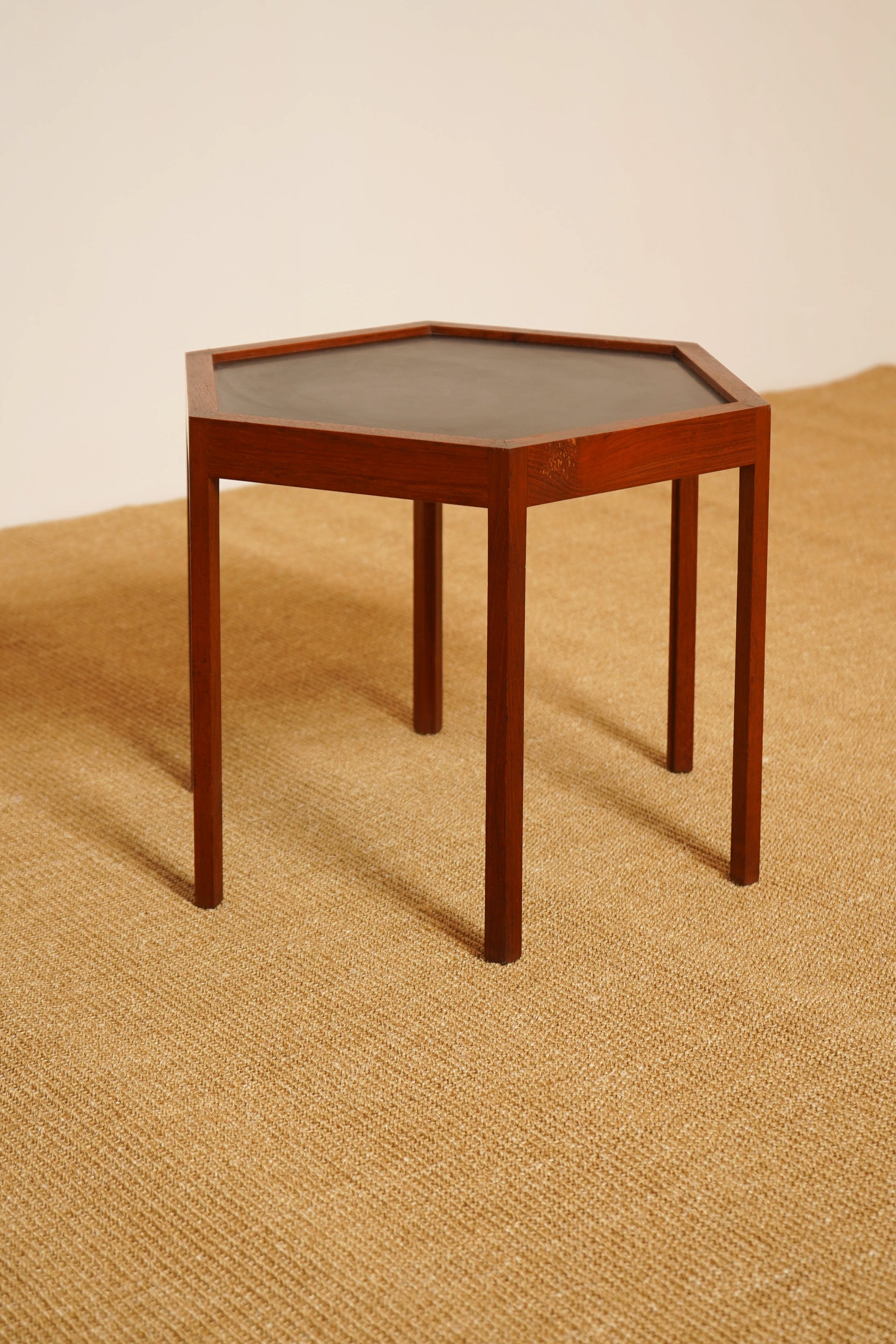 □Hans.Ｃ.Andersen□２３cm◇ ◇ Hans C. Andersen Hexagonal Side Table – Somerset House