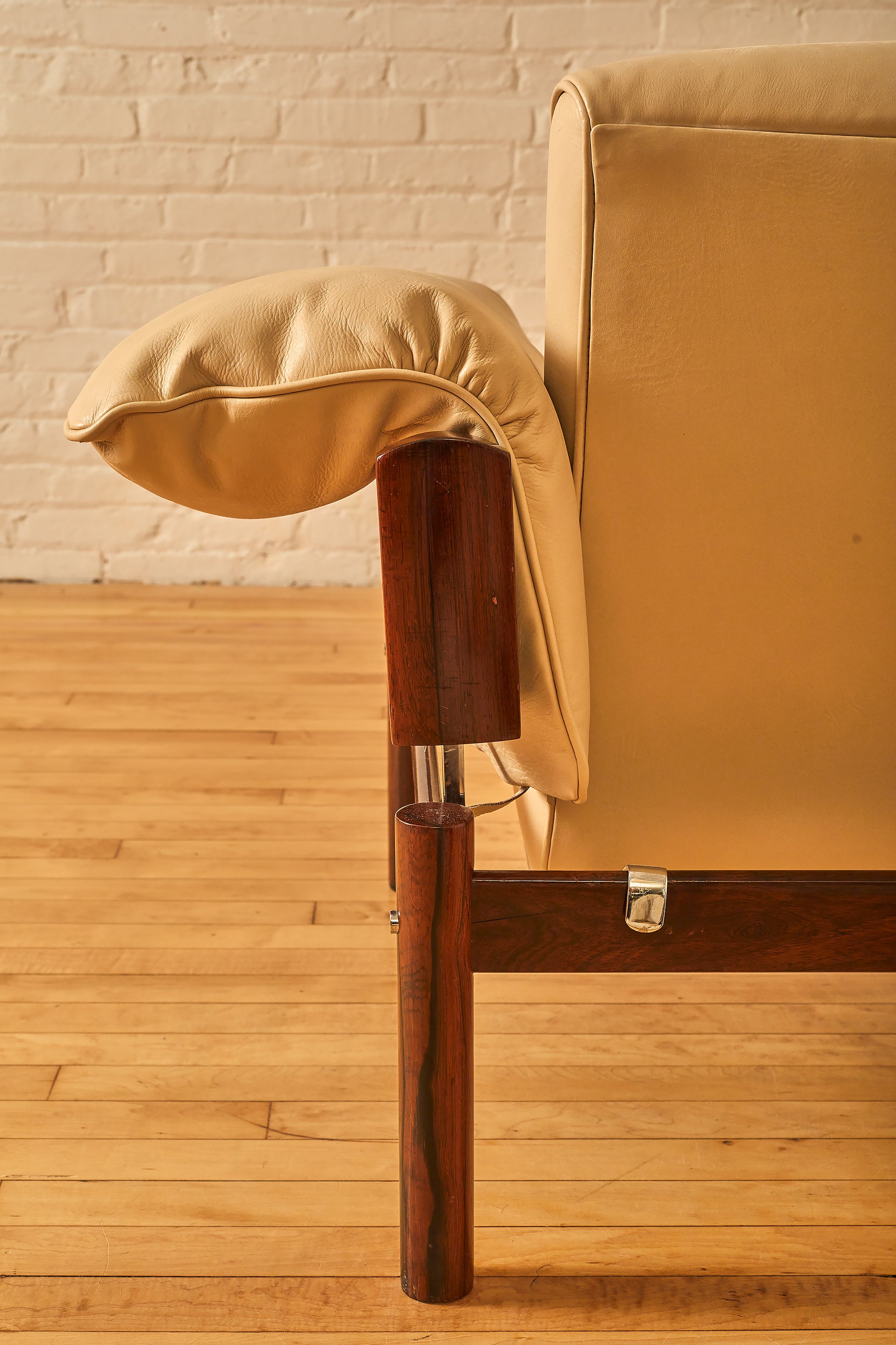 A Pair of MP-13 Armchairs by Percival Lafer – Somerset House